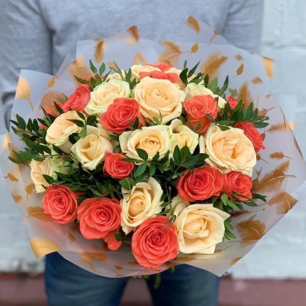 Букет "Поэма" с розами | «Цветы России» с доставкой в по Волгограду